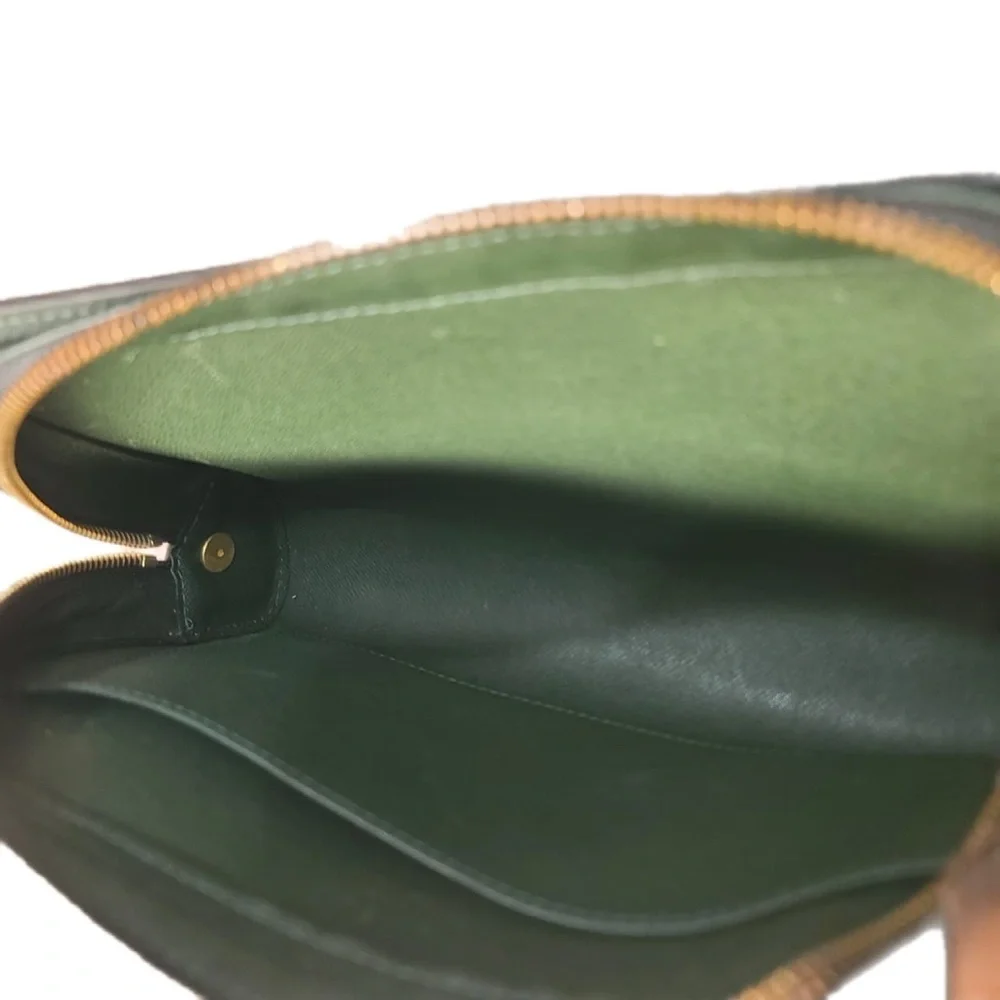 Louis Vuitton Taiga Baikal Epicea Leather Clutch Bag